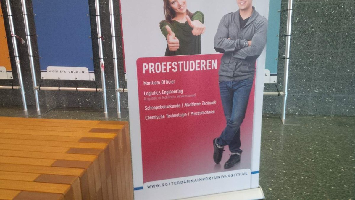 marof_rtm's tweet photo. Middagprogramma proefstuderen is begonnen! Studenten krijgen o.a. les in High Voltage en Kaartpassen. @hsrotterdam https://t.co/W0p4qfkRw1