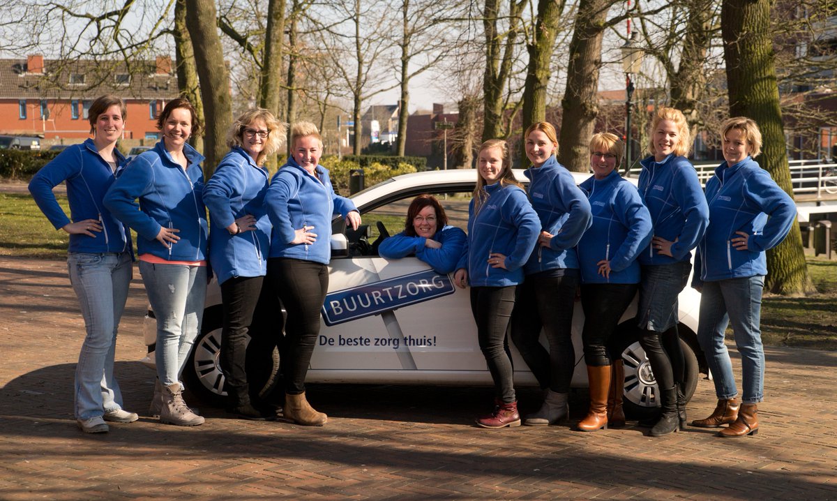 FotodeVries's tweet photo. Vorige week een leuke teamfoto gemaakt van buurtzorg #Appingedam #team2 tbv een nieuwe flyer voor cliënten #nice https://t.co/GpZE7hTY0q