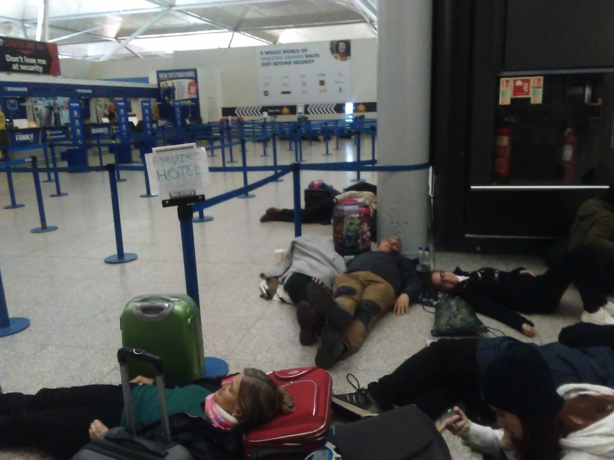 nataliapl07's tweet photo. Hotel proporcionado por RYANAIR.@Ryanair https://t.co/8uFK6MmyrK