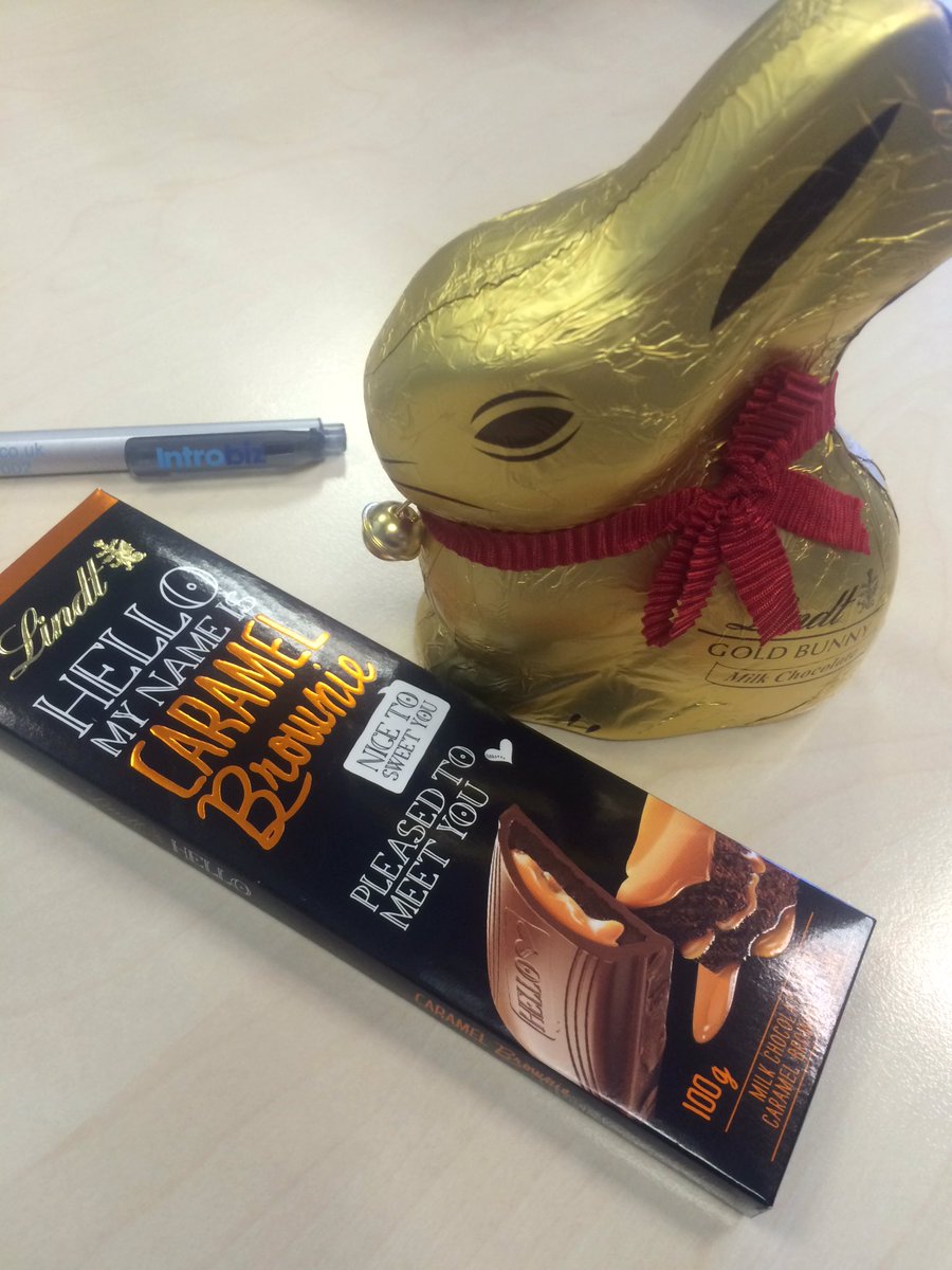 GwenIntrobiz's tweet photo. Easter has come early in the @introbiz office thank you also to @mynt_apps for my chocolate bar #Easter #chocolate https://t.co/jfHO0oycPe