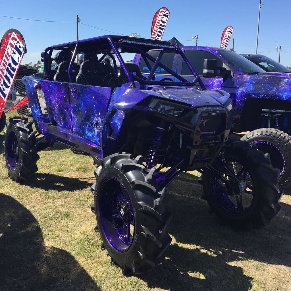 Hornblasters's tweet photo. Everything is bigger in #Texas! #GalaxyWrap #RZR by @ecdcustoms & @kaotic_motorsports. #poโฆ https://t.co/BUTlnfYlvz https://t.co/Lv8mFS1VZN