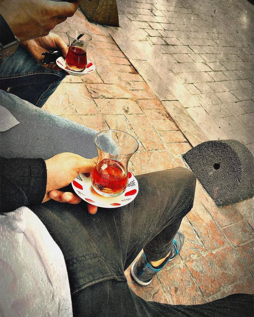 Esnaf mode on... #beyoglununenguzelabisi #beyoglurapsodisi #beyoglu #istanbul #çay #tea #e… ift.tt/1VEaO4c