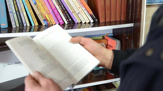 MutlulukPostasi's tweet photo. Bakırköy Belediyesi'nden şehit çocuklarına ücretsiz kitap - https://t.co/94gNnPXNjP https://t.co/C1wsqN22VR