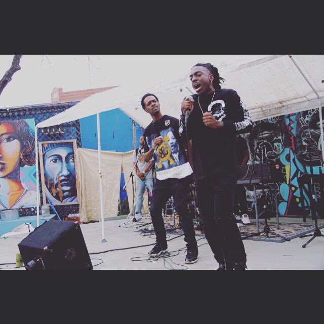 misfit_cortez's tweet photo. Me and @YungSnaxxLFMG 
Performing " Run it 🏃🏿💨💸 " 
Pro by @zaytovenbeatz 
At #DUMfestSxsw !!! 
Lit lit lit 🔥🔥🔥🔥 https://t.co/yVcm1sXUqs