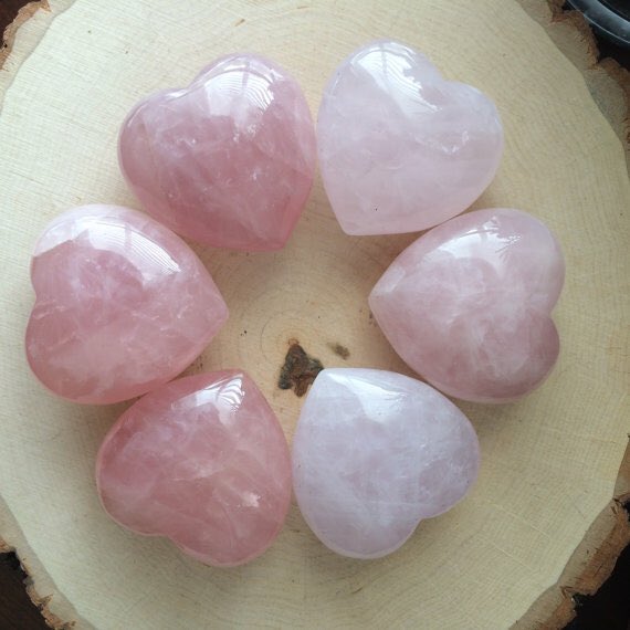 _ArieAria_'s tweet photo. Crystals, jewelry and these hand cut hearts only at https://t.co/NbvvGXrdel #etsy #crystal #gemstone #jewelry #heart https://t.co/B8nvQlspkG
