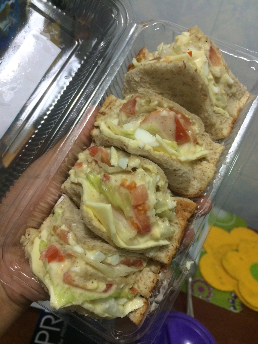 NelynEzanny's tweet photo. Dinner 😋😍💕👌🏻 #sandwich #momkitchen https://t.co/1Fx8XoZuEY
