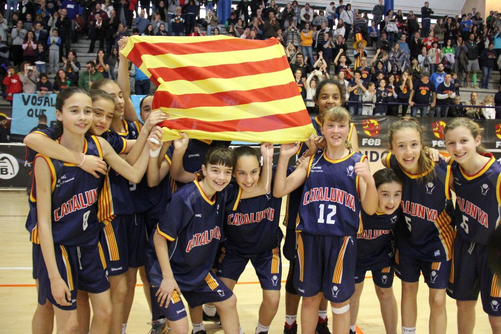 FCBQ's tweet photo. #CatalunyaBQ campiona, en noies, i sotscampiona, en nois, del #Mini2016 de San Fernando!

https://t.co/YYzeVRqfDr https://t.co/juM6J35mga