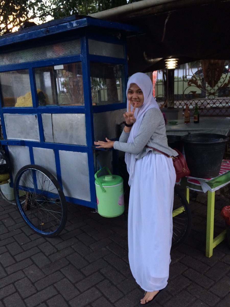 Si eneng tukang bakso😹