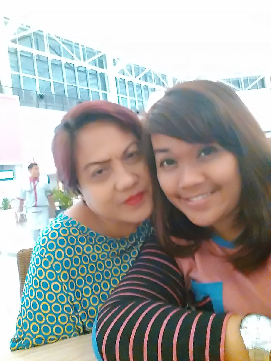 NoviaNeysa's tweet photo. Hangout with my mom @Aeon Mall Serpong https://t.co/kYbLP5rC3M