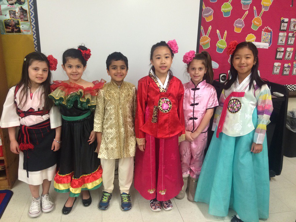 lgriffith20's tweet photo. All ready for our multicultural show!! @WPSCoolidge #2griffith https://t.co/89PV1pOeRh