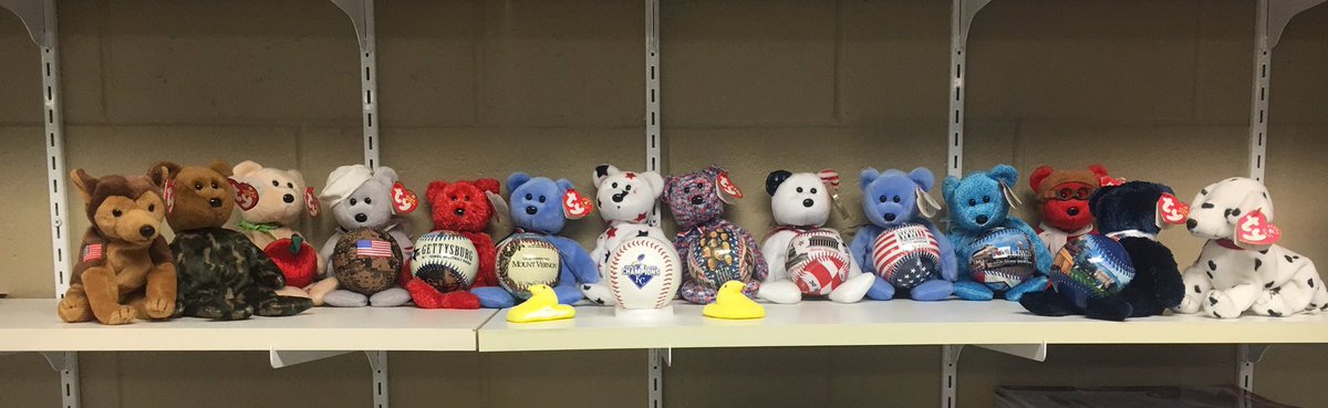 kelly_helmer's tweet photo. #peepsinlearning #smokesnerds peeps love baseball and history  #Royals https://t.co/W7msuyp6mg