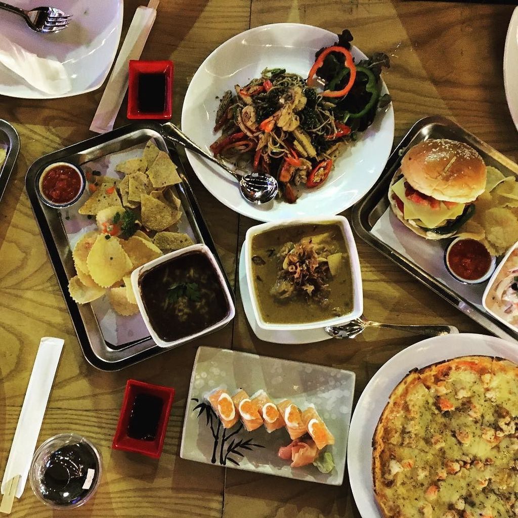 orchidacearesid's tweet image. #sugarpalm #bistro #dinner #karonbeach #karon #palmsquare #phuket by palmmettostudio