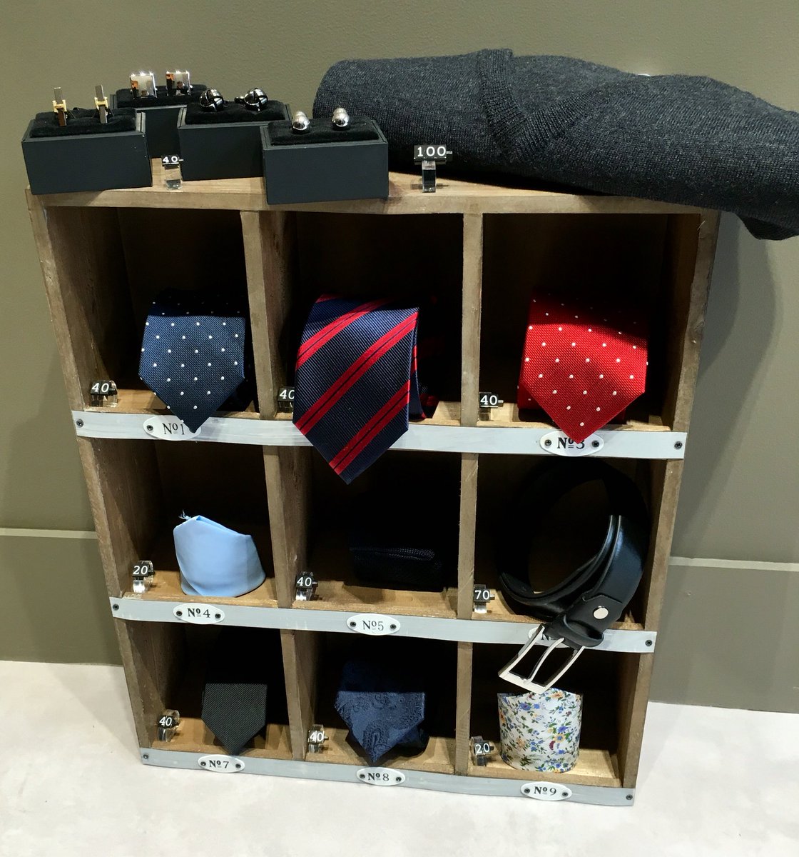 ReimsGoodNews's tweet photo. Découvrez la nouvelle #boutique #TailorCorner (24, cours Langlet) à #Reims
#Costume et #chemise sur mesure
#mode 2/2 https://t.co/qZeOZ33ljK