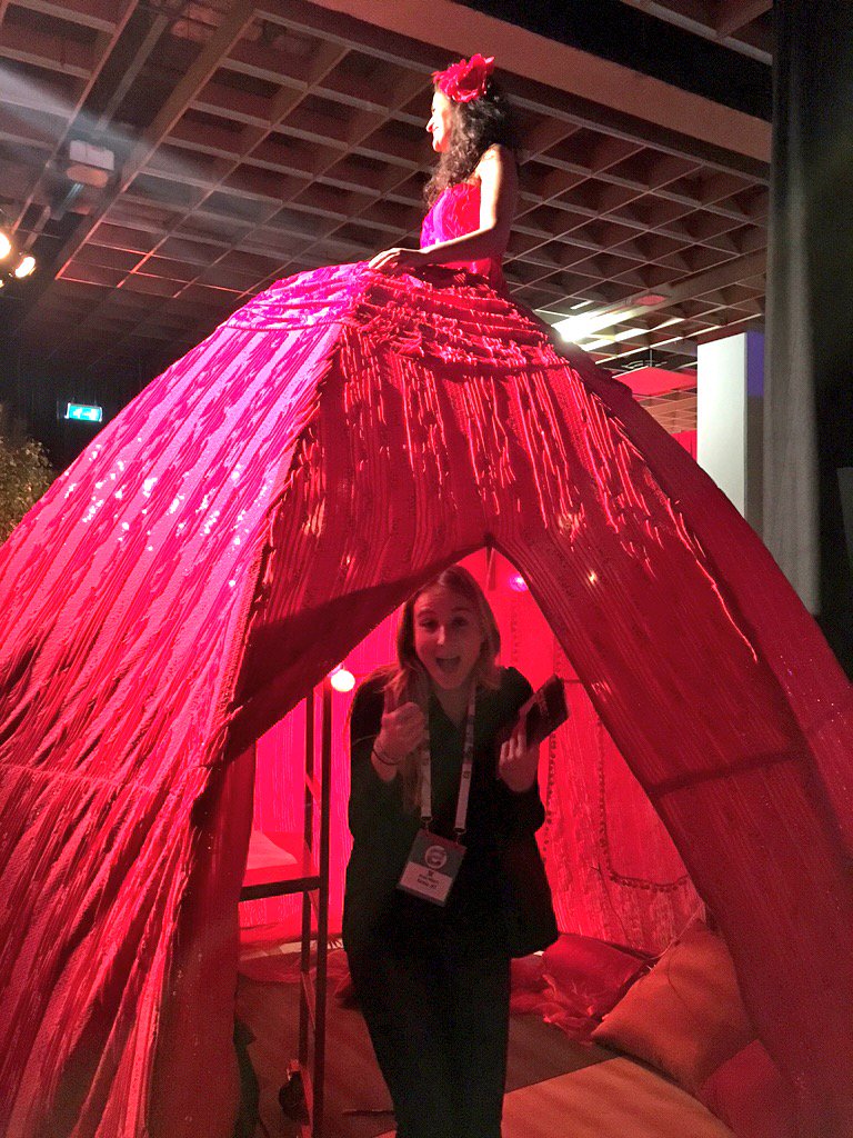 Wil je even onder mijn rok kijken? Warm welkom <a href="/event_nl/">NL Events</a> #vooralleseeneerstekeer