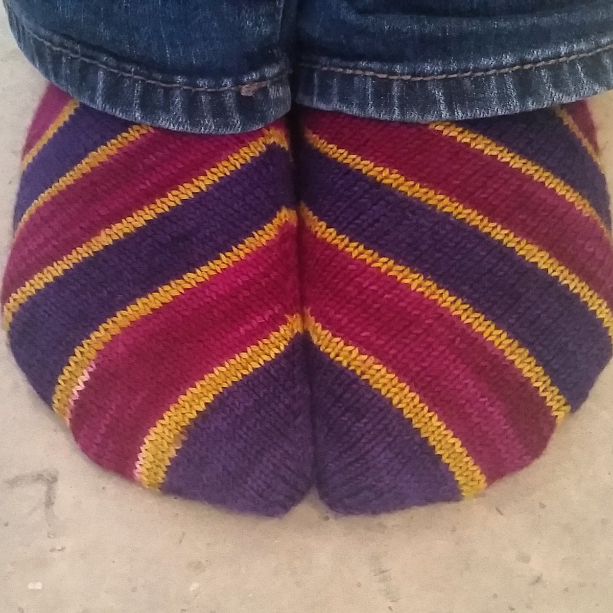 Turtlepurl's tweet photo. A little Twitter dry spell is over today!! (We missed you!) #turtlepurl #turtlepurlyarns https://t.co/JawD7eeiQ7