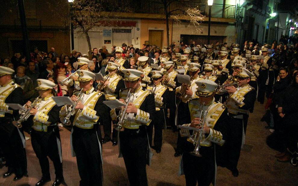 En escasas horas partiremos para Roquetas de Mar,para acompañar a la Hermandad de Jesus Nazareno en su desfilar.