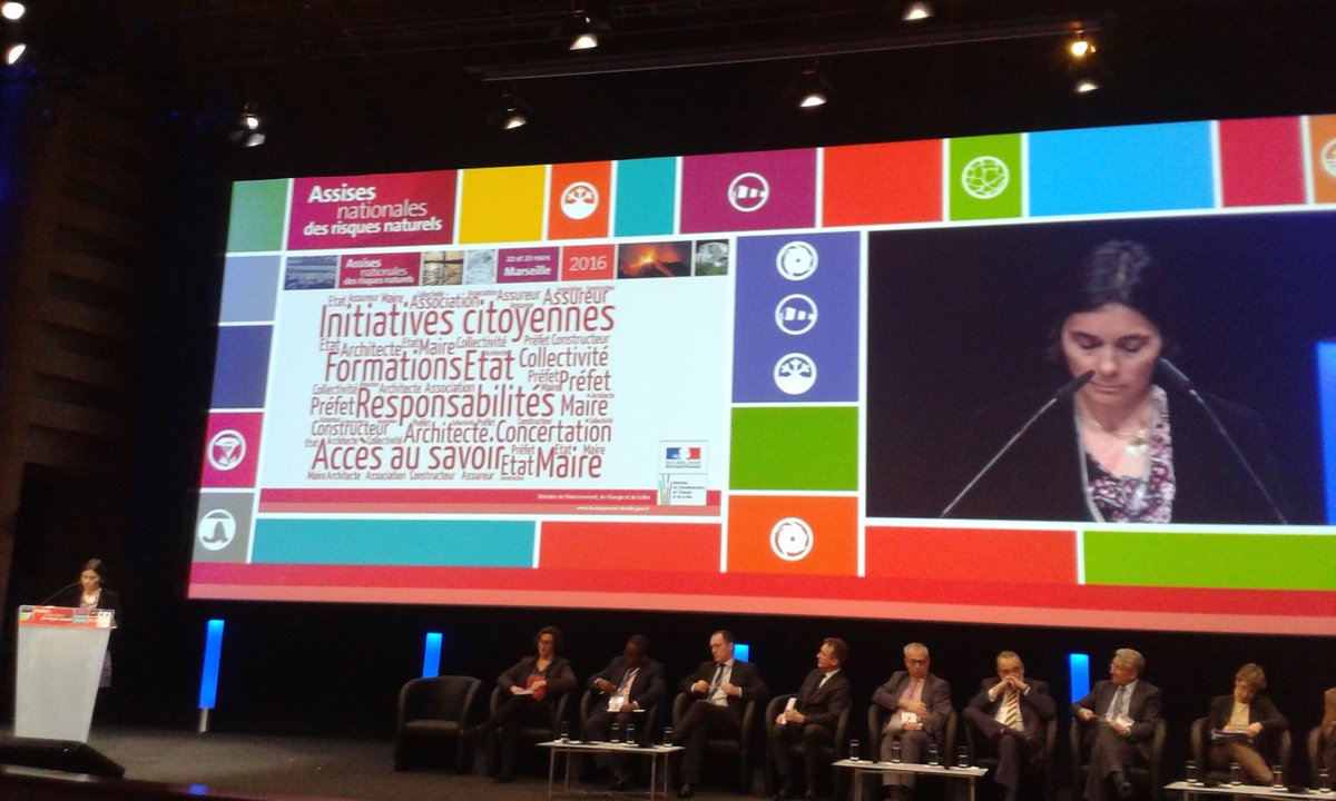 AQC_Lyon's tweet photo. Restitution du travail collaboratif de l'atelier 6 responsabilités et compétentes des acteurs #ANRN #ANRN2016 https://t.co/VU1YFSaOLs