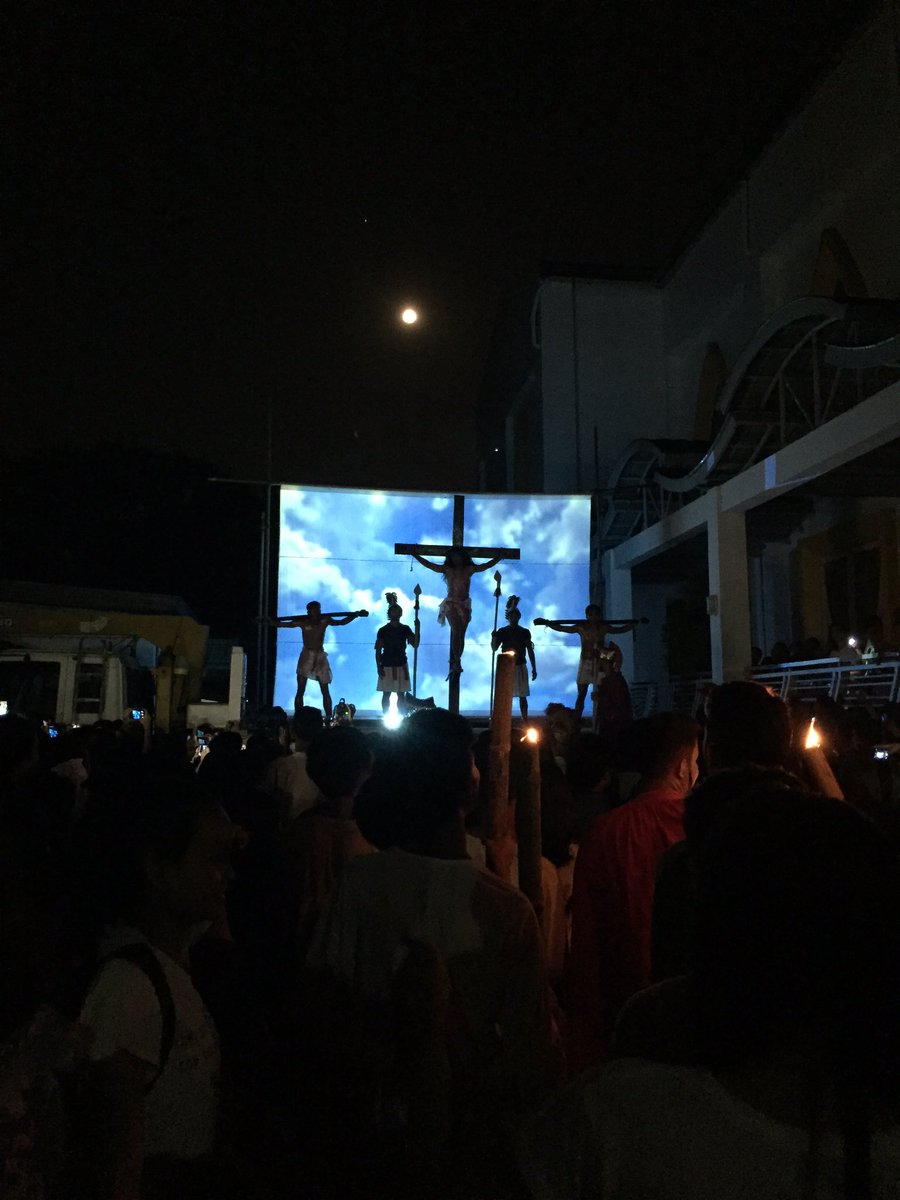pamemme's tweet photo. #Senakulo2016 โค๏ธ Thank You Lord โค๏ธ (c) @monecaandales sa 3rd pic ๐ https://t.co/lL7sW2ErTC
