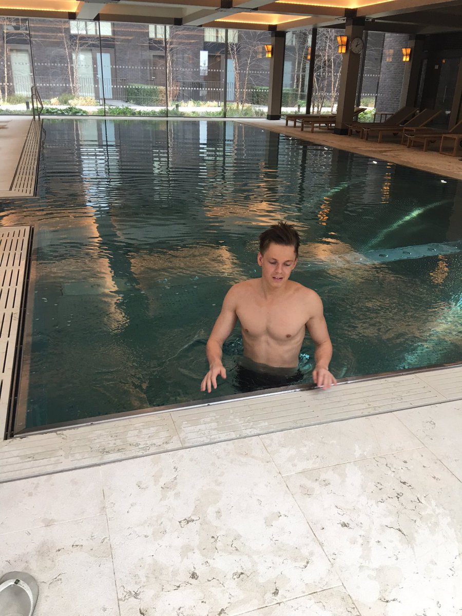 Caspar_Lee's tweet photo. Really getting into my swimming at the moment! 👍 https://t.co/48I1Aqdtot