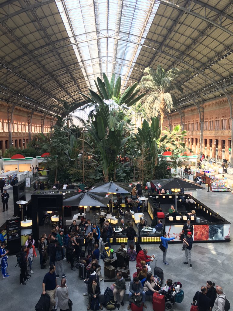 nicocardone's tweet photo. Atocha in Madrid, waar aanslagen werden gepleegd in 2004. Nu mooier dan ooit. Inspiratie voor Brussel #BrusselsAlive https://t.co/kVwTPiqmAs