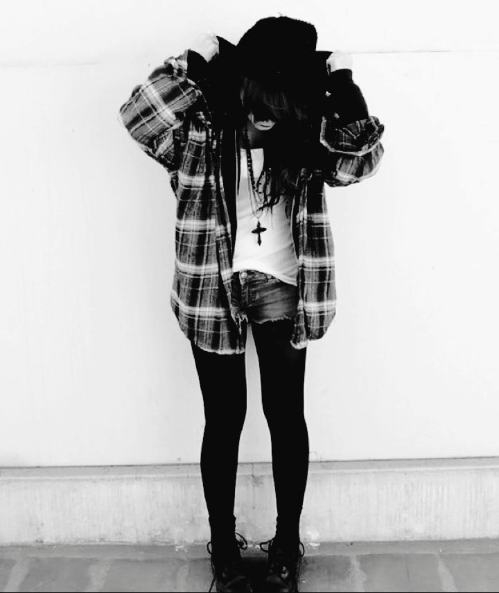 laura_panaha's tweet photo. Hi guysππ
#style #hardcoretesting #emo #likeforfolow #like4like #LikeAGirl #FOLLOME #tumblergirl #Tumblrpostnight https://t.co/zNU5SVkpK1