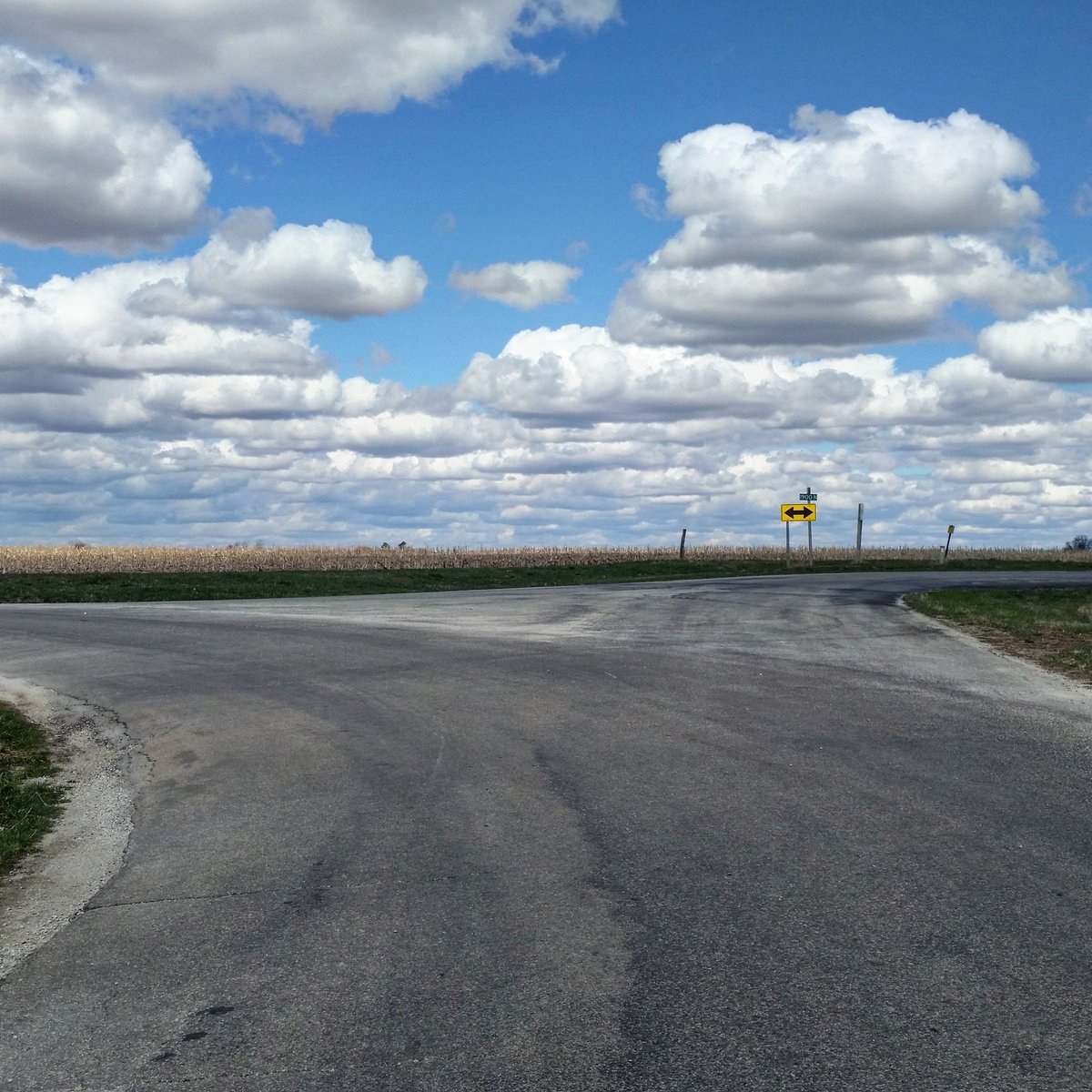 yogini_runner's tweet photo. Gorgeous day for a run!  #runner #RunHappy #SpringHasCome #longrun https://t.co/K23UrKMfg2