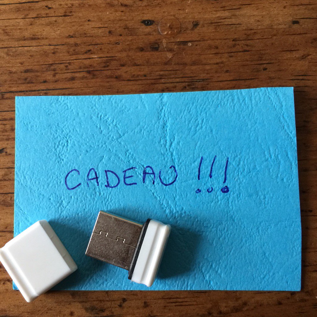 seblaventure's tweet photo. Un #cadeau pour le #ftf nouvelle #cache #mystère de @thepatbull  clef #usb #geocaching #lognes #lesgalettesduroi https://t.co/sYTuI3aKg6