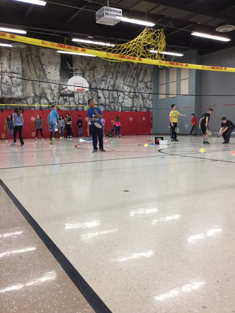 runsteeplerun's tweet photo. Last day of badminton! Love the new racquets! Thanks @SS_Sportime #physed  #elemPE https://t.co/9kUHmPzkPc