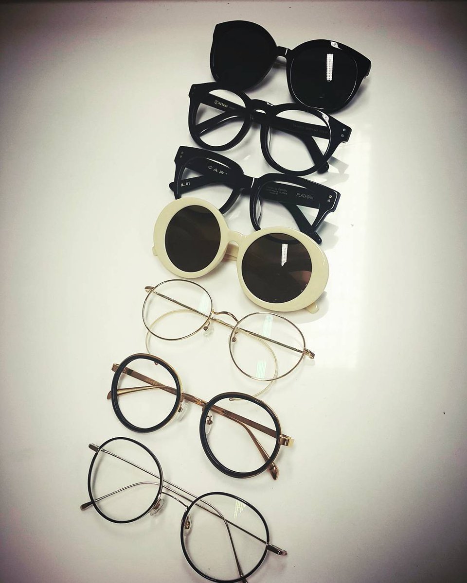 BlockBClubTH's tweet photo. [Instagram] 160322 แทอิล: เหล่าสมบัติในกระเป๋าผม ^^b #GHOPPER #CARVEN #TATTOO #VERRIS #IRON https://t.co/nuks6LiD7w