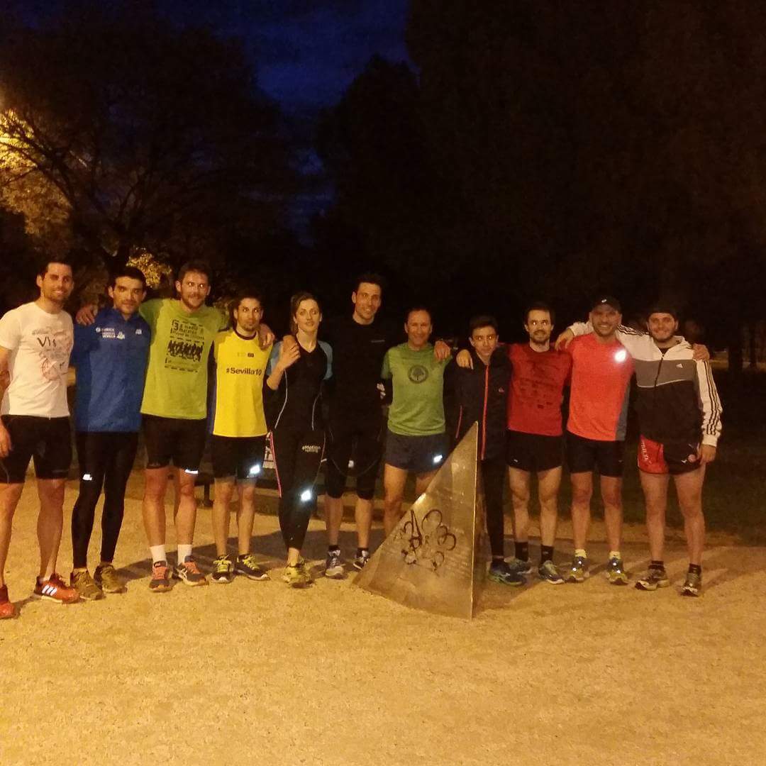 r_molas's tweet photo. No hay quien ns pare!bajo la lluvia con mis isbilyos! 1 semana Cto.España Duatlon! Club triatlon Isbilya. https://t.co/w3E3pzBShM
