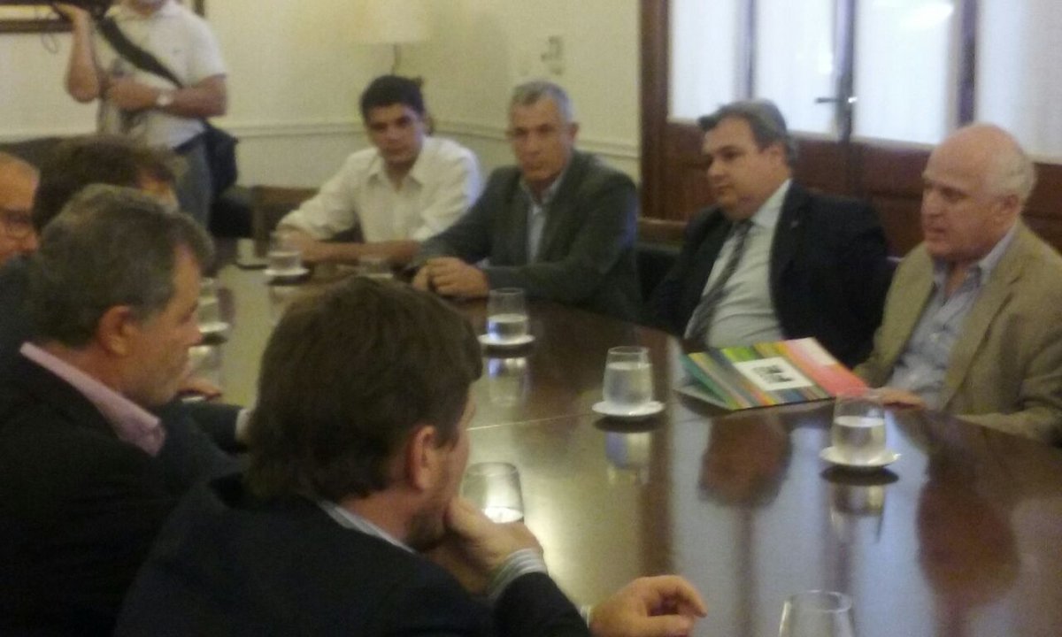 <a href="/MiguelLifschitz/">Miguel Lifschitz</a> entregó un aporte de 6 millones de pesos para empresas del Parque de Actividades Económicas Rafaela