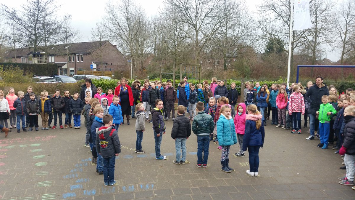 OBSDeFontein's tweet photo. De grote rekendag was een groot succes! #codekraken #programmeren https://t.co/YISurG5Ug3