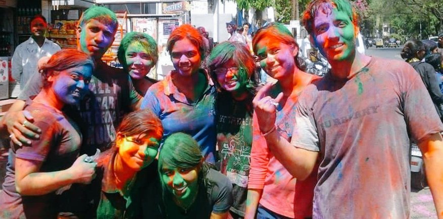 shreyaspace's tweet photo. Reminisce of a memory. Seems like yesterday.@PavelBiswas1 @vegzie #Holi #punediaries #SIG #MSc2011-13 #hostelfun https://t.co/vJaH9MDMLb