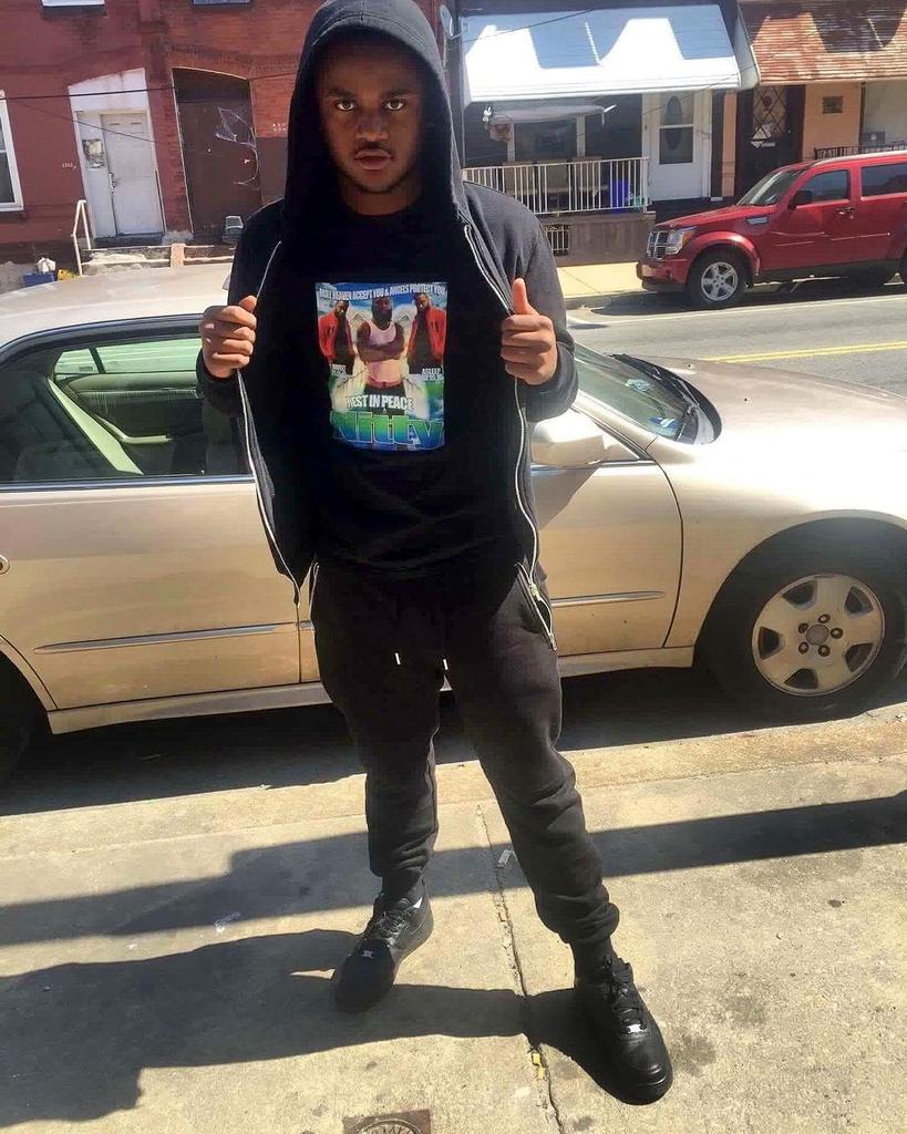 GeezGambino_'s tweet photo. Its A BlackOut In The DayTime ๐ผ๐๐#RipNitty https://t.co/BNGQD99YDA