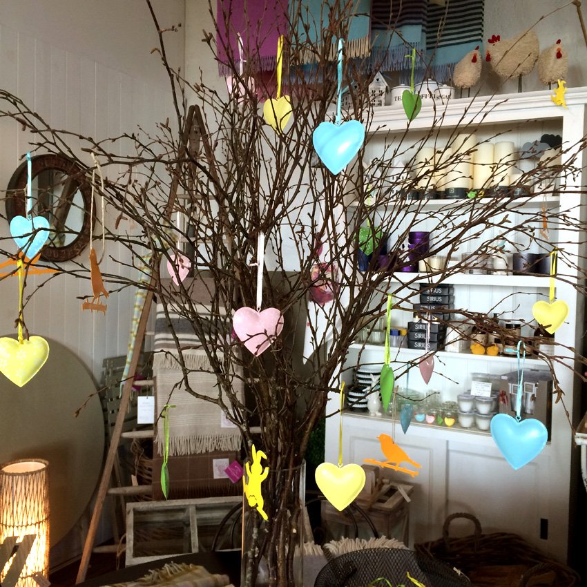 formalitydesign's tweet photo. Fantastic range of hanging decorations in stock to brighten up your home at Easter. They make great gifts too! https://t.co/LdiHkMmQwK