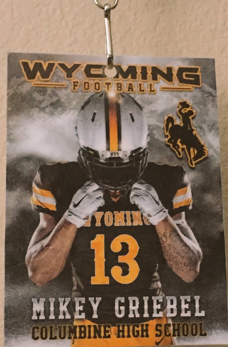 mikeykg13's tweet photo. Great day in Wyoming💯🏈🤘🏻 Thanks coach @WyoCoachCoop @ghaugii7 https://t.co/V2G0svdttZ