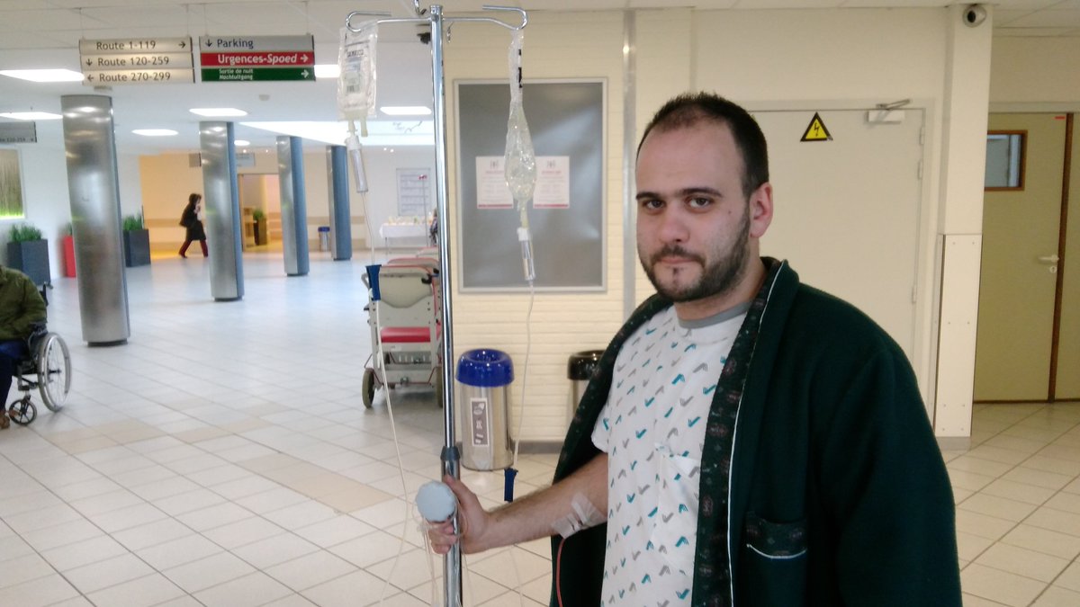 André, que sobreviveu aos atentados: “Só dei conta das dores meia hora depois” goo.gl/uxiR7U