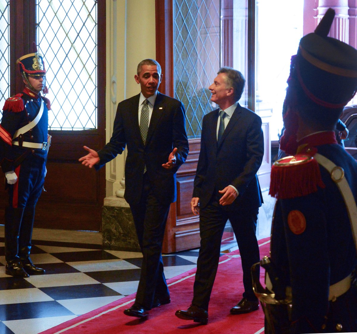 mauriciomacri's tweet photo. CON BARACK OBAMA https://t.co/VWXeicPjPV