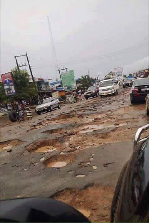bla_bidza's tweet photo. What dollarisation does to a country. When Local authorities can't go into the markets; infrastructure gets battered https://t.co/BNRoi4ojA5