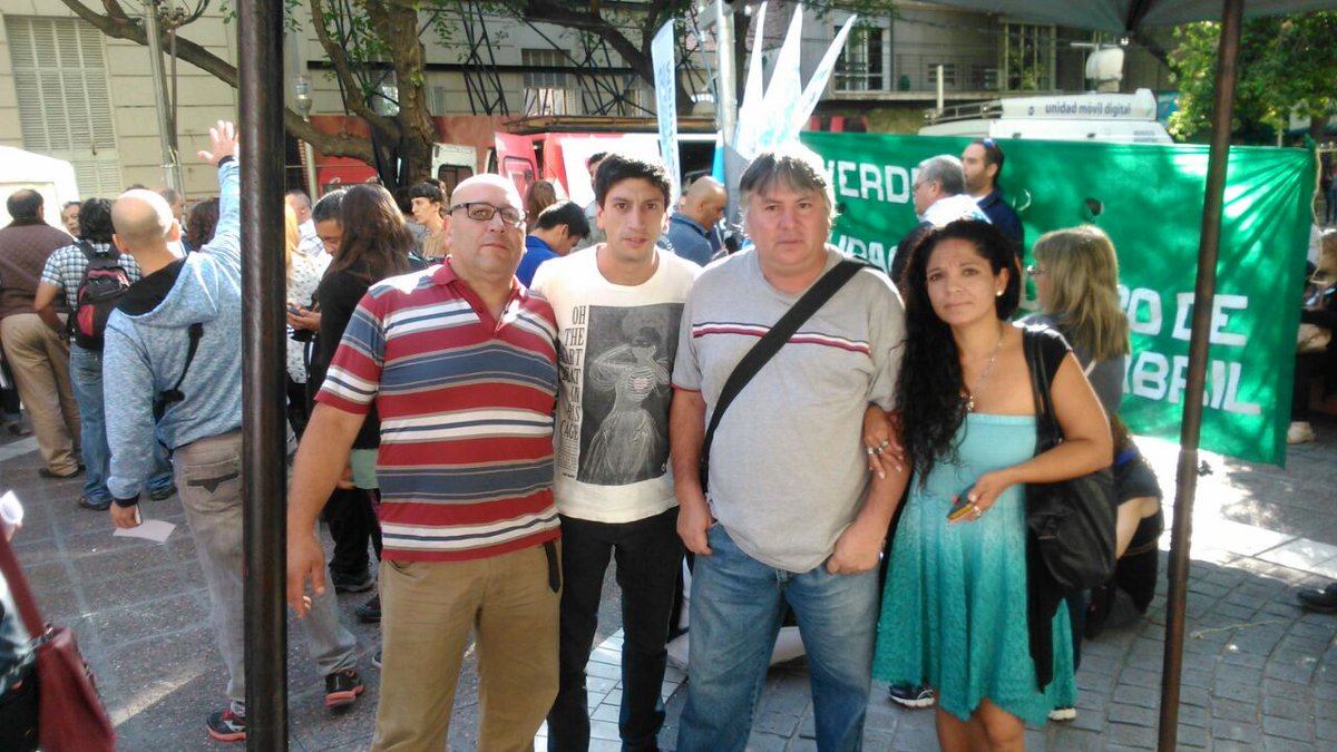 SIPESmendoza's tweet photo. Acompañamos el reclamo de los docentes porque la educación es responsabilidad de tod@s https://t.co/MnipVA83td