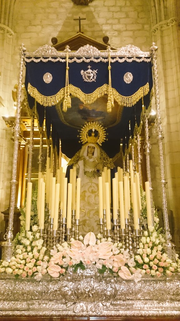 Hoy volvemos a poner nuestros sones por las calles de nuestra localidad acompañamos a <a href="/Jdelvalle_lcn/">Cofradía del Valle</a> #s.santa2016amh