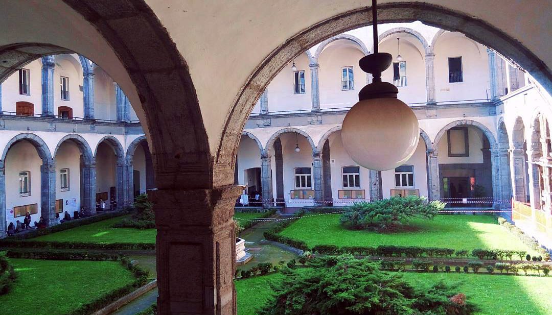 #Napoli #FedericoII chiostro Porta di Massa bit.ly/1ZoEu5r