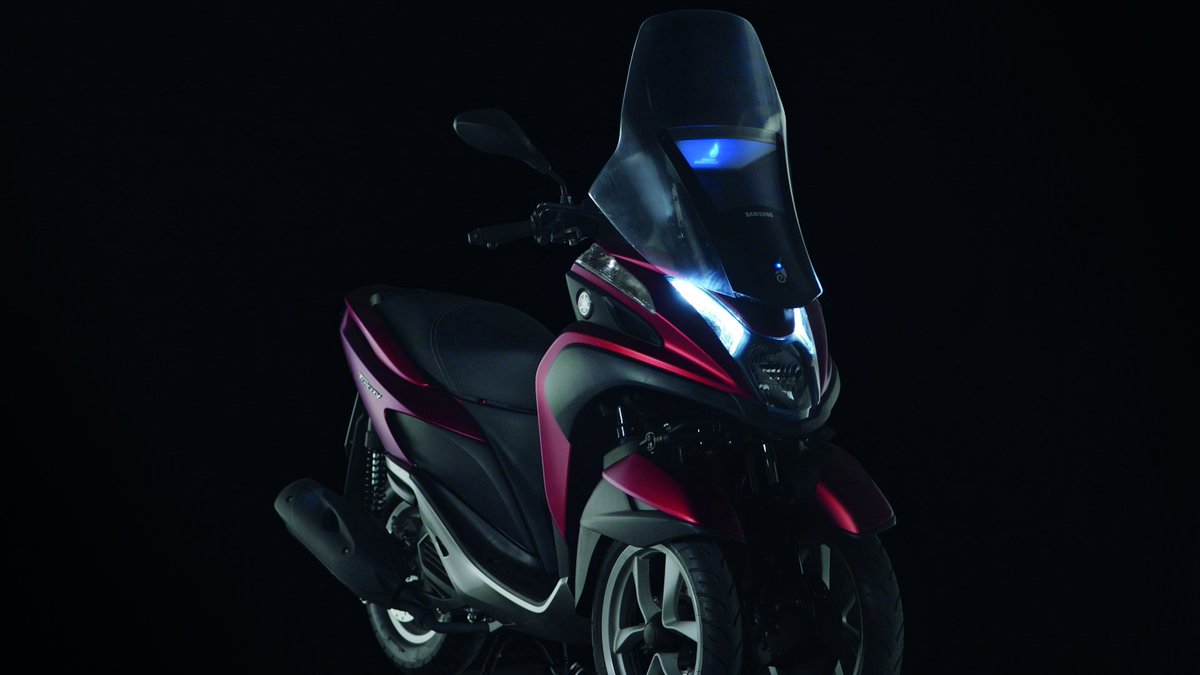 YamahaMotorIT's tweet photo. Da @SamsungItalia e #Yamaha nasce #smartwindshield. Il parabrezza intelligente #mixedtalents #tricity https://t.co/QUTRnjwv6E