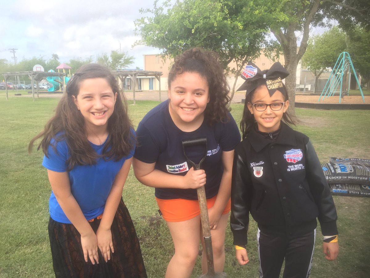 High school AND elementary students working side by side to plant the trees! 🌳💦🌿