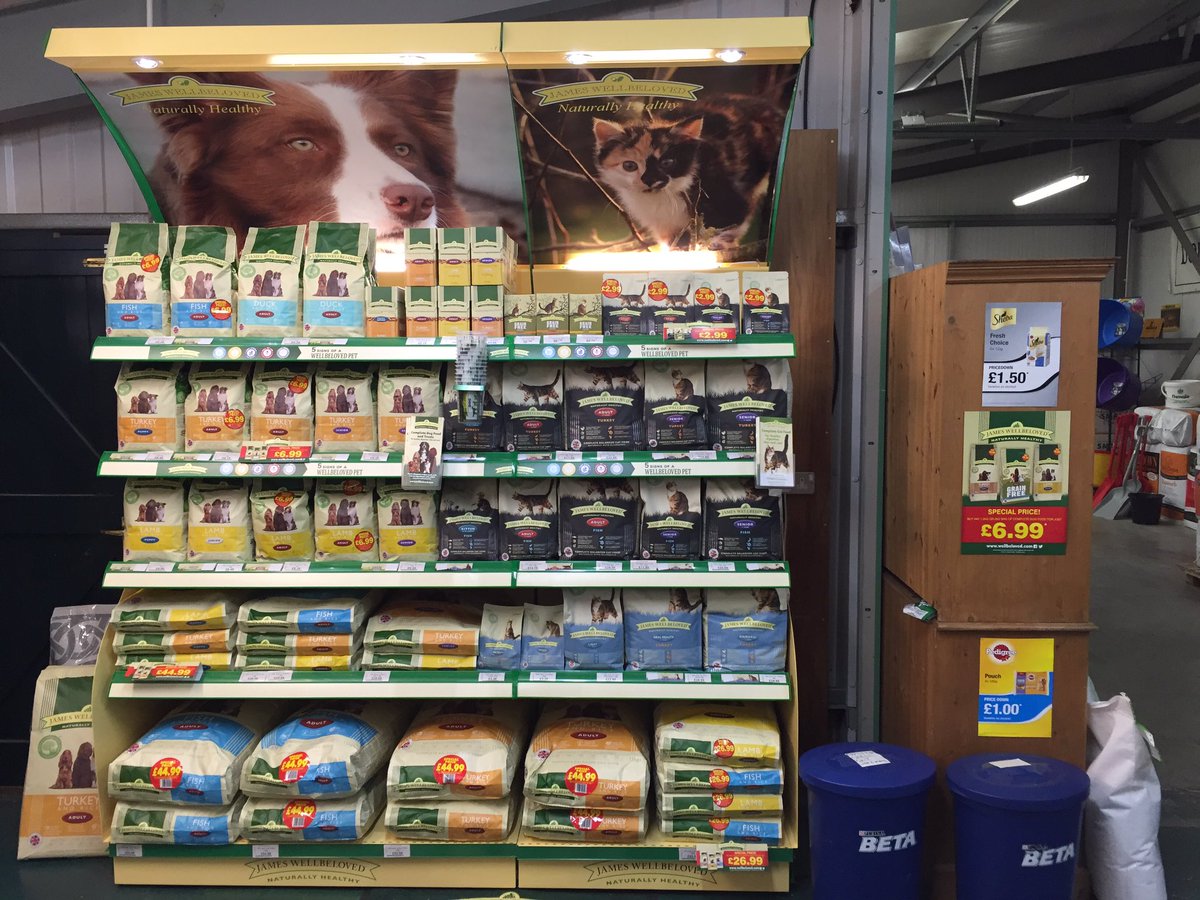 AnimalFeedDiss's tweet photo. Our @JWBcatdogfood stand is looking great after this weeks delivery, and it's full of offers and promotions! https://t.co/8xrdNJiO28
