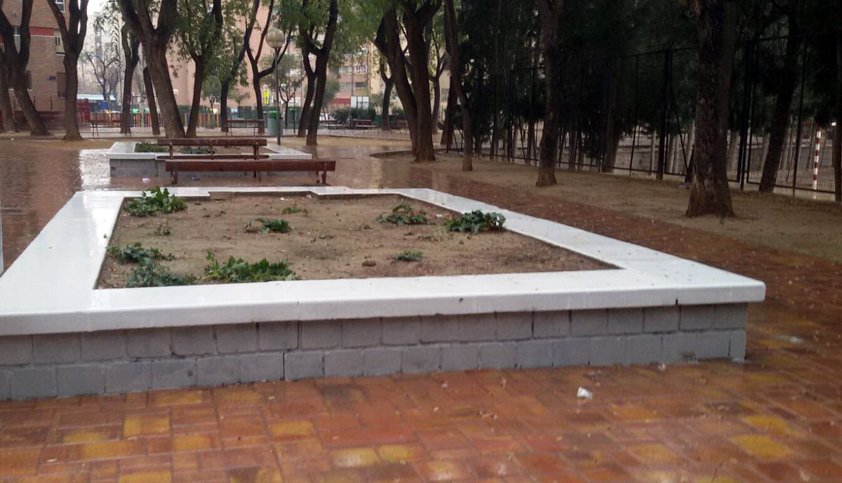 parquesdemurcia's tweet photo. Estamos sin parar, tenemos que dejarlo todo listo para irnos a ver la procesión de @SoyColorao . #Sumandoporti https://t.co/aGWoNlQe60