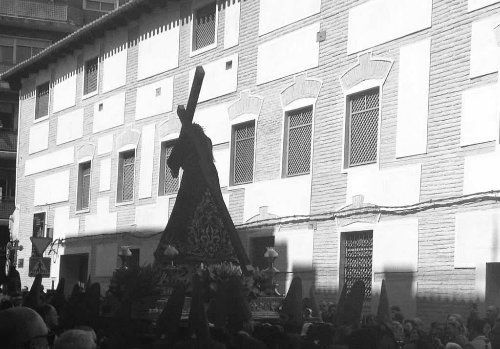 manupleguezuelo's tweet photo. Mediodía miércoles santo. Traslado N P Jesús Nazareno desde Convento d las Agustinas #SemanaSantaRM #RegiondeMurcia https://t.co/HXHIE6t8bM