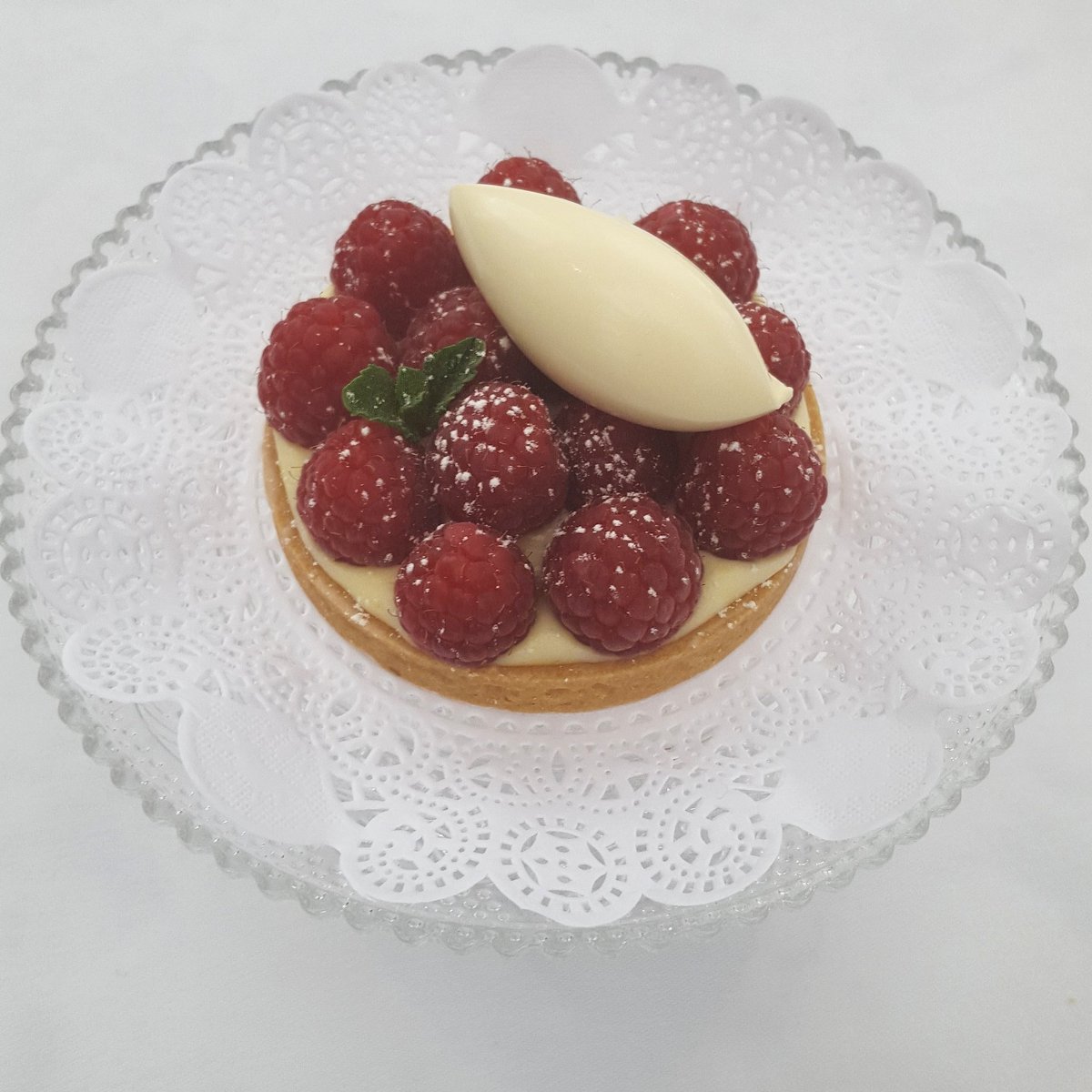 weelyns1's tweet photo. Raspberry and orange tart 🍊 desserts make the world a better place!! https://t.co/UWkrtGgVUL
