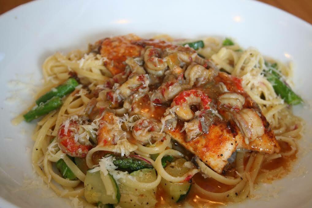 PecanPointTXK's tweet photo. Trout & Crawfish Ettouffè 😍 #Eatlocaltxk #chefbeckytxk #PPGBC https://t.co/CQskd5bQ77