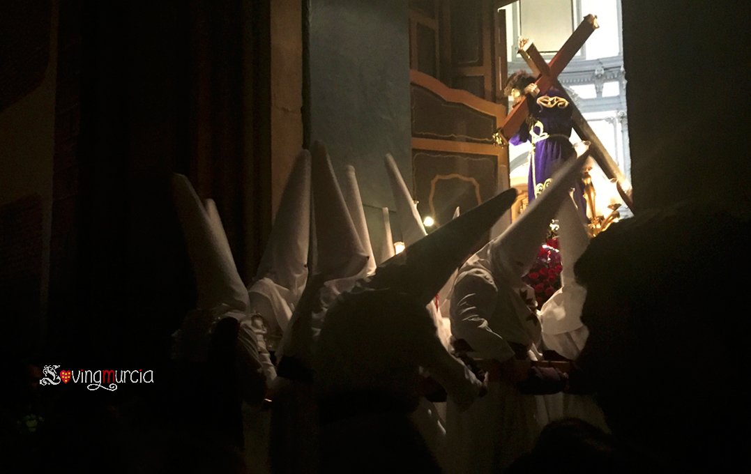 lovingmurcia's tweet photo. Así entró ayer Nuestro Padre Jesús de la Merced en la Iglesia-Museo de San Juan de Dios
#SSantaMurcia #SemanaSantaRM https://t.co/5Wznkqwf4Z